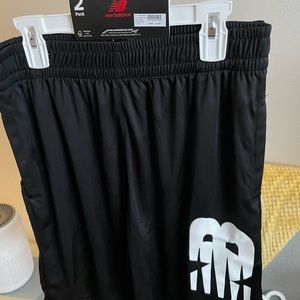 New balance Boys short set. 2 Set. Size XL. New with tags